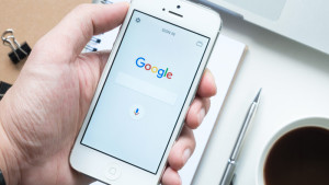 google-iphone-mobile-ss-1920-800x450
